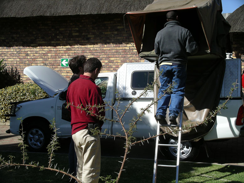 recogiendo el coche de an y Elena